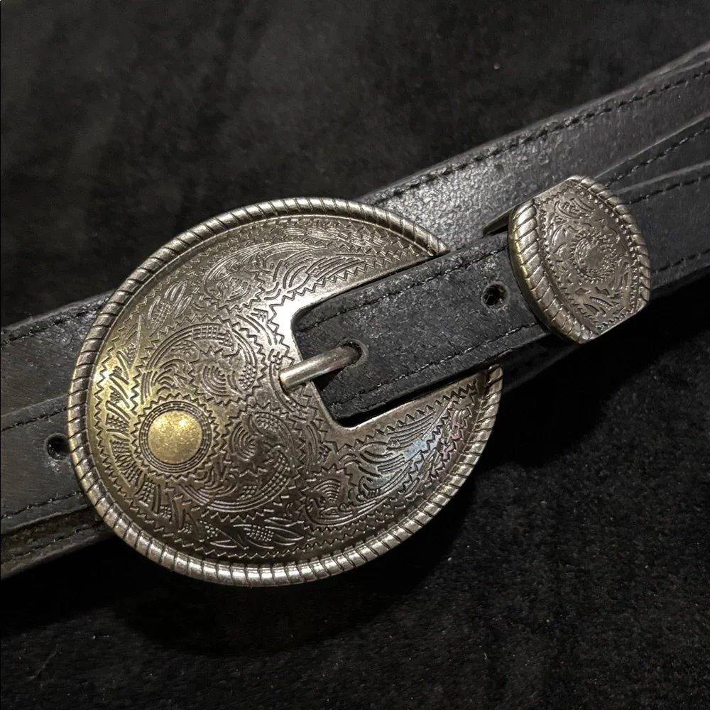 VERA PELLE Western 1.5” Black Leather Round Engraved Silver Buckle Belt MED‎ 35”